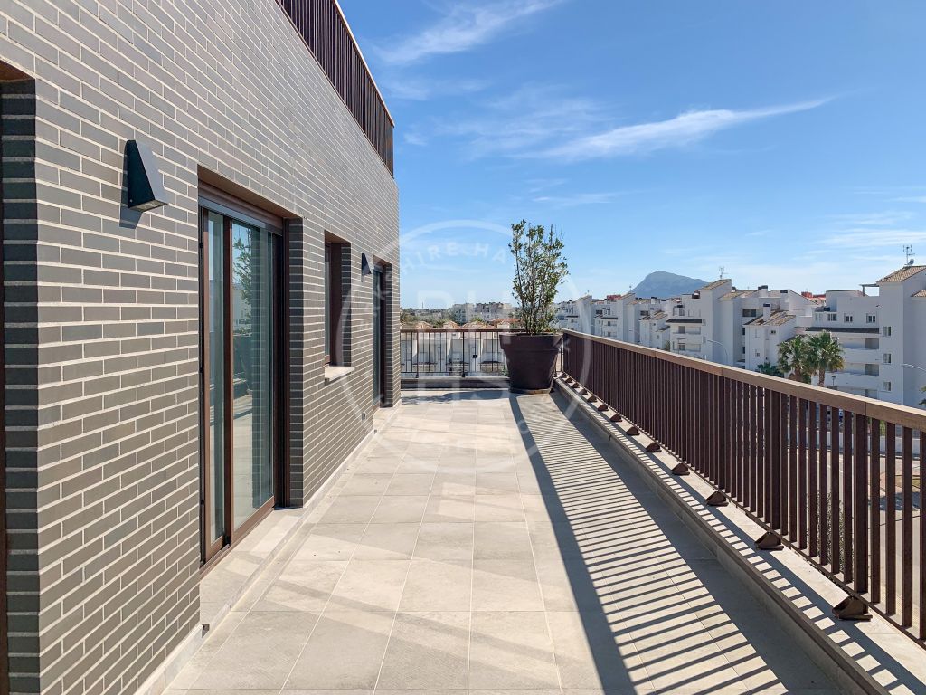 xlarge_CBNAAP142_1985_V0_1F3B