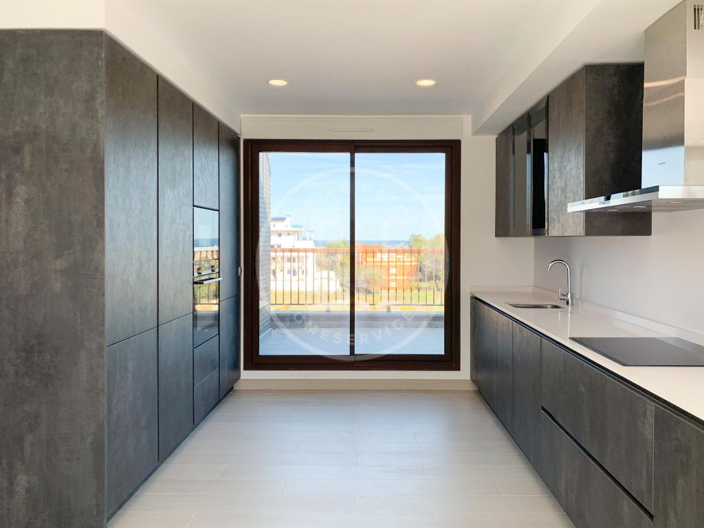 xlarge_CBNAAP142_1986_V0_E640