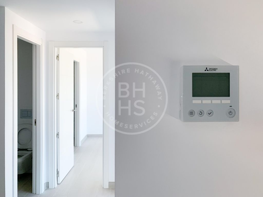 xlarge_CBNAAP142_1990_V0_6315