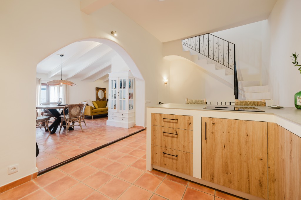 xlarge_CBNAAP1614_41094_V0_74A4