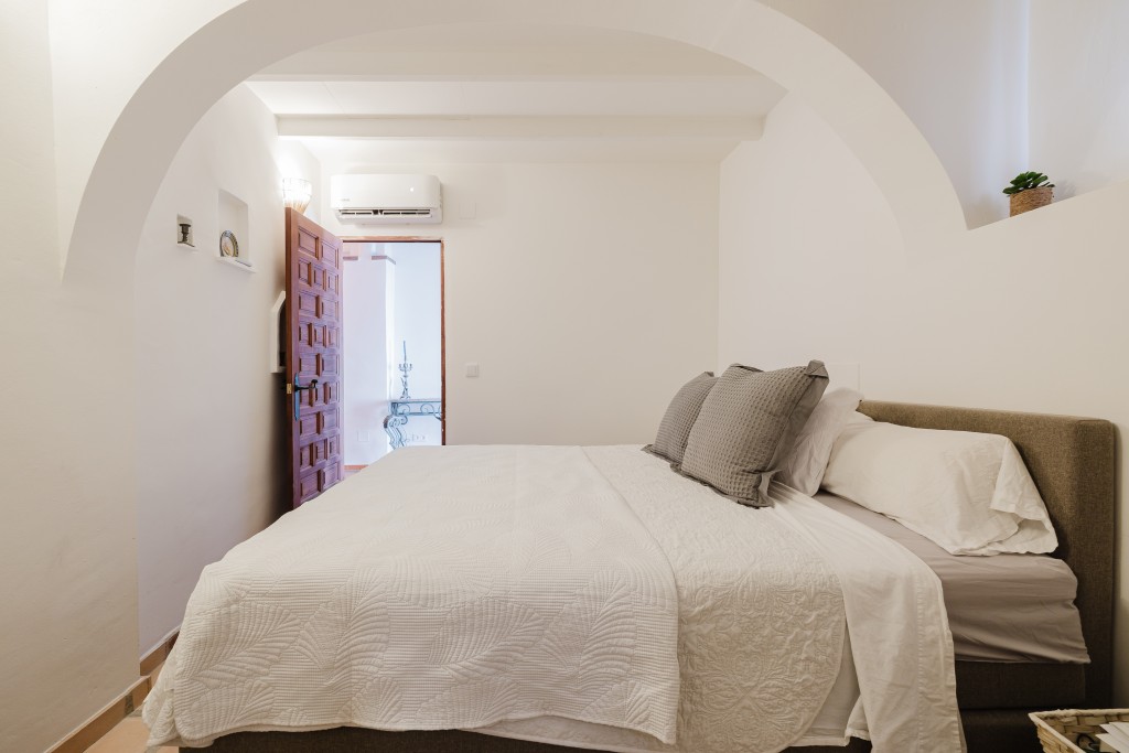 xlarge_CBNAAP1614_41100_V0_8068