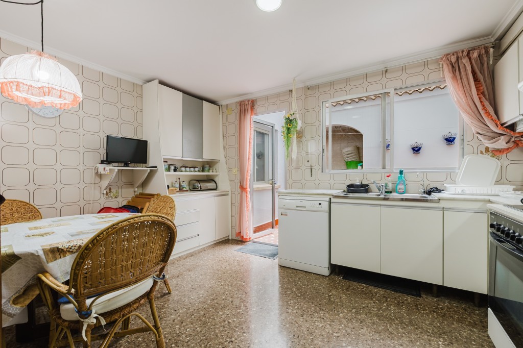 xlarge_CBNAAP1748_46599_V0_D563