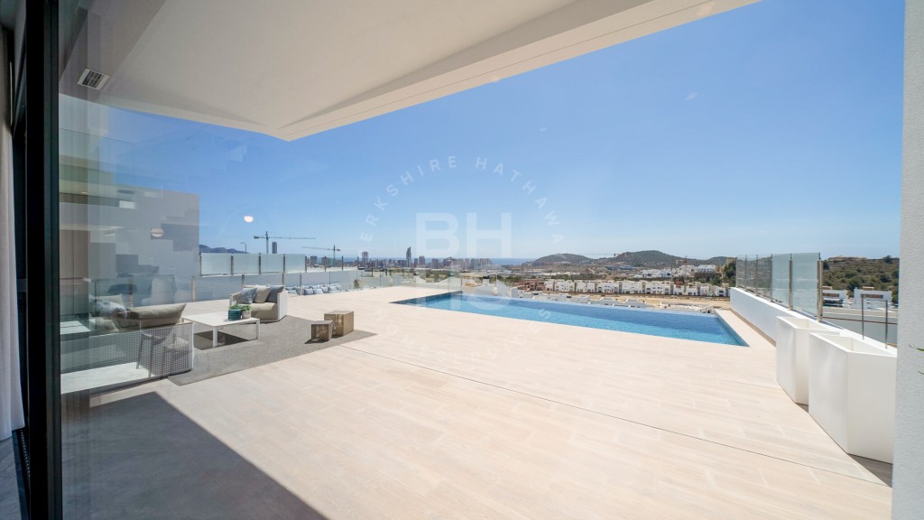 xlarge_CBNAAP1783_47511_V0_F213