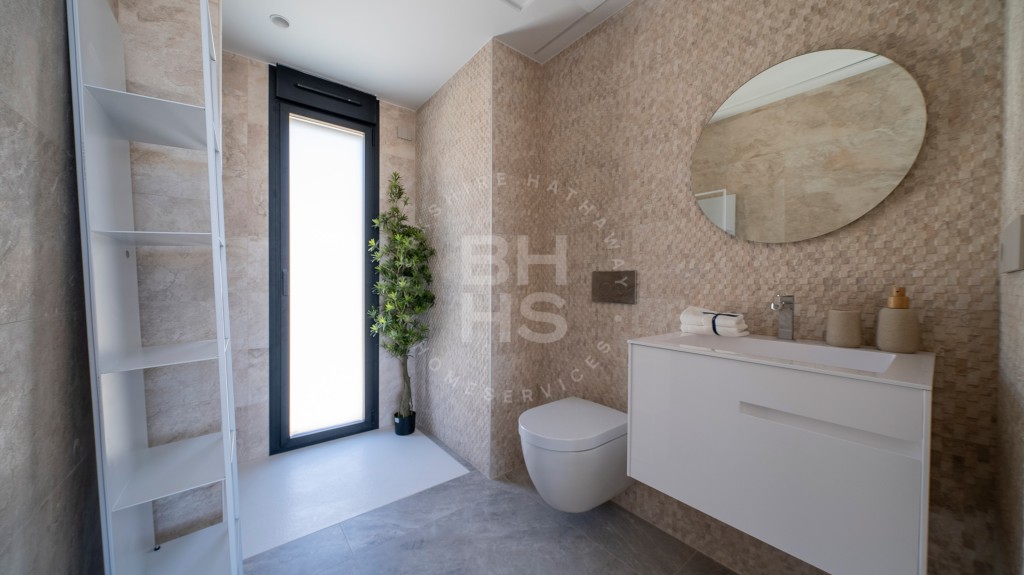 xlarge_CBNAAP1783_47533_V0_76B5