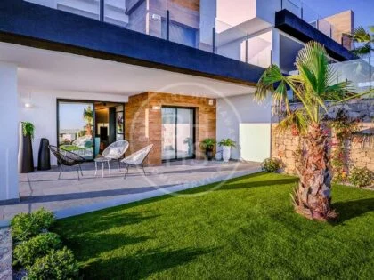 Precioso apartamento con vistas a la montaña en Cumbre del Sol.