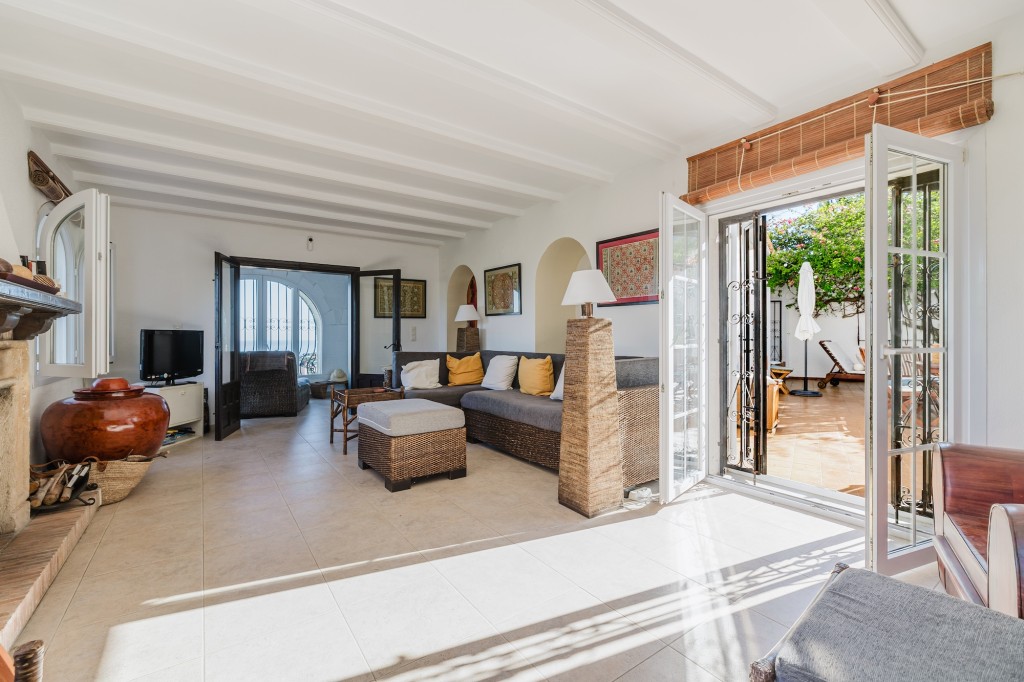 xlarge_CBNAAP1793_49753_V0_CB42