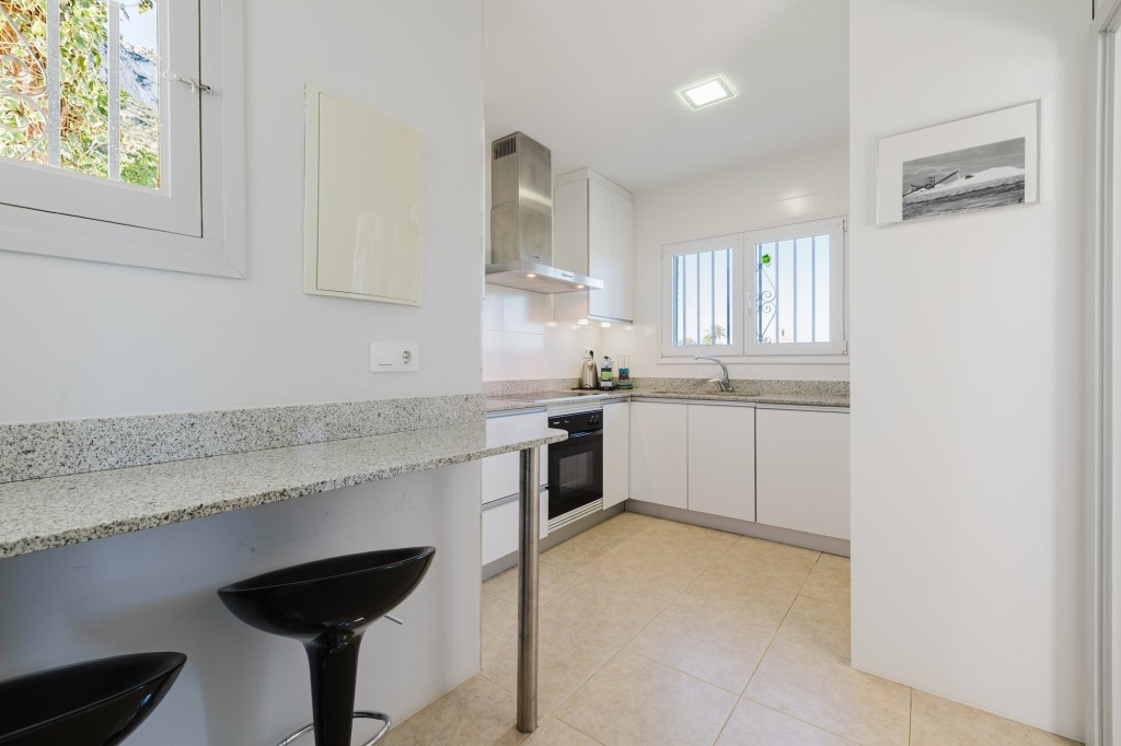 xlarge_CBNAAP1793_49756_V0_3EC5