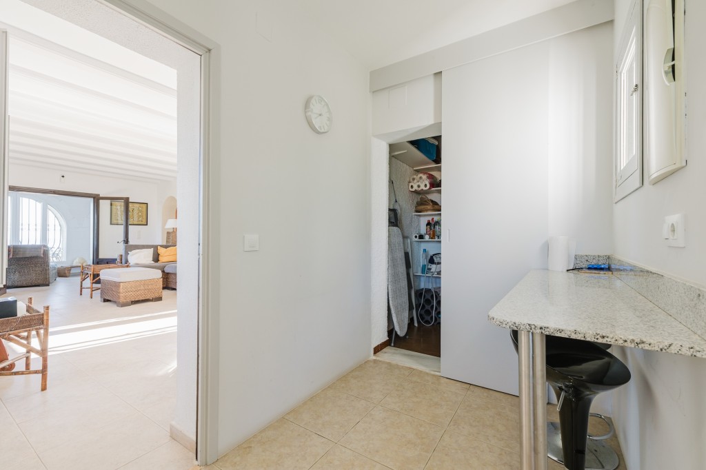 xlarge_CBNAAP1793_49758_V0_CB9F