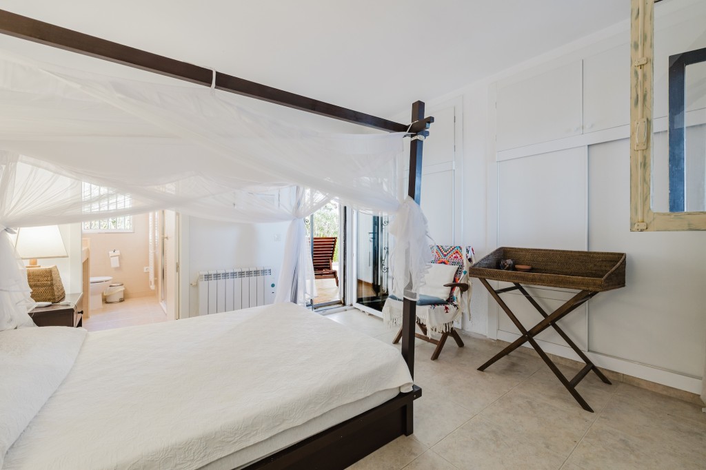 xlarge_CBNAAP1793_49765_V0_16DB