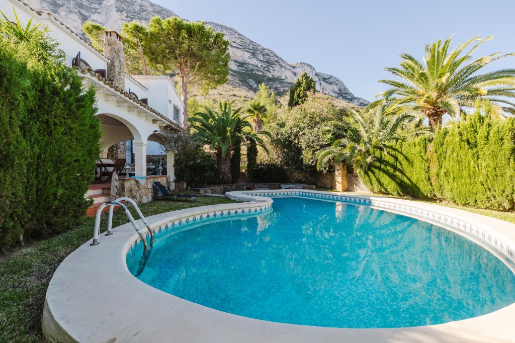 xlarge_CBNAAP1793_49780_V0_0392