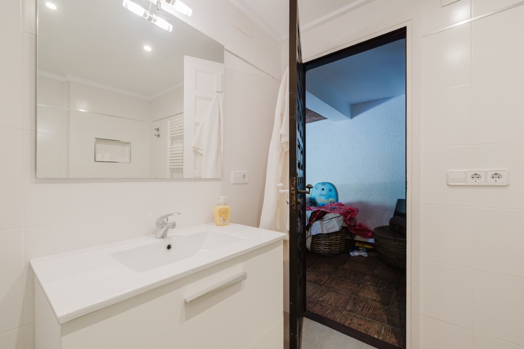 xlarge_CBNAAP1793_49784_V0_0657