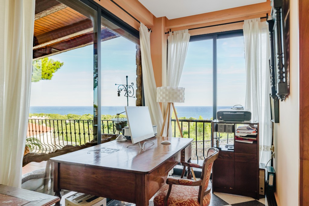 xlarge_CBNAAP1794_49197_V0_E680