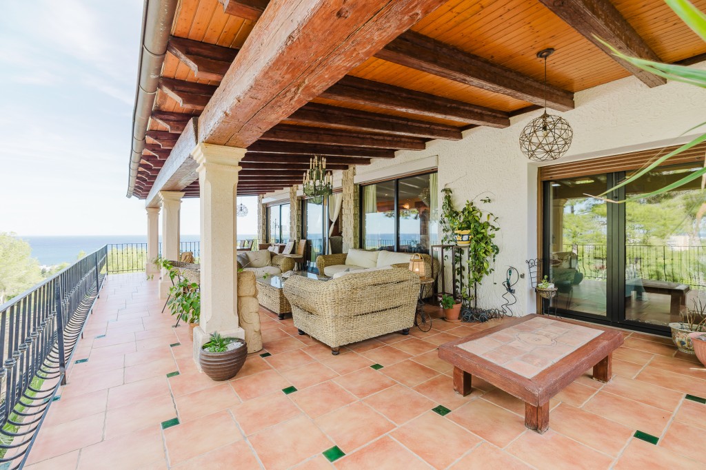 xlarge_CBNAAP1794_49204_V0_9CAD