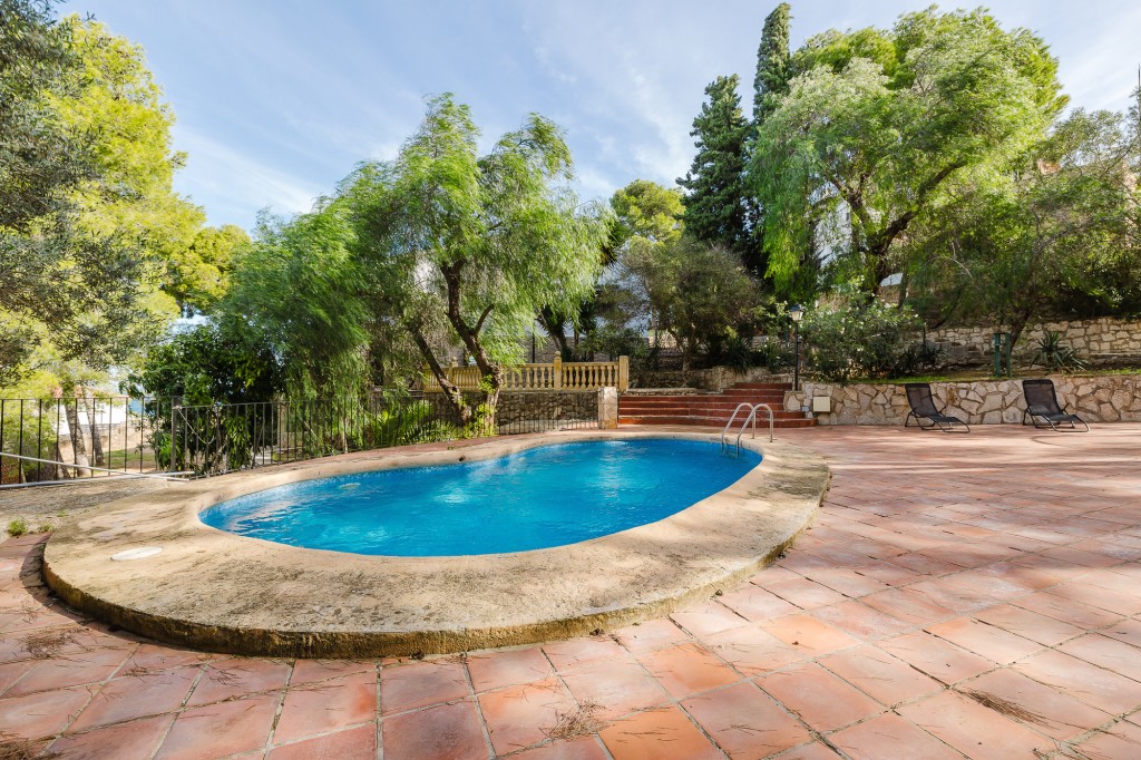 xlarge_CBNAAP1794_49219_V0_9ED8