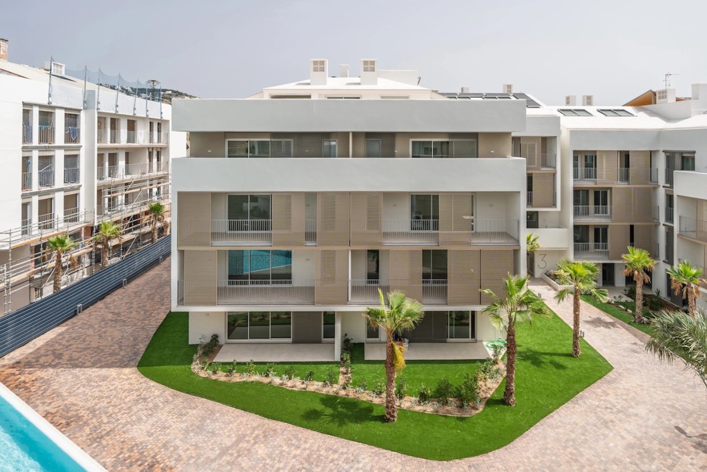 xlarge_CBNAAP1804_48286_V0_C4C6