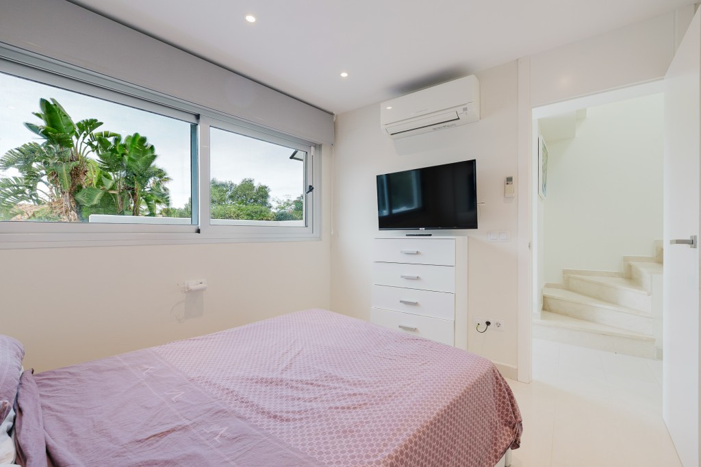 xlarge_CBNAAP1828_49443_V0_55B5