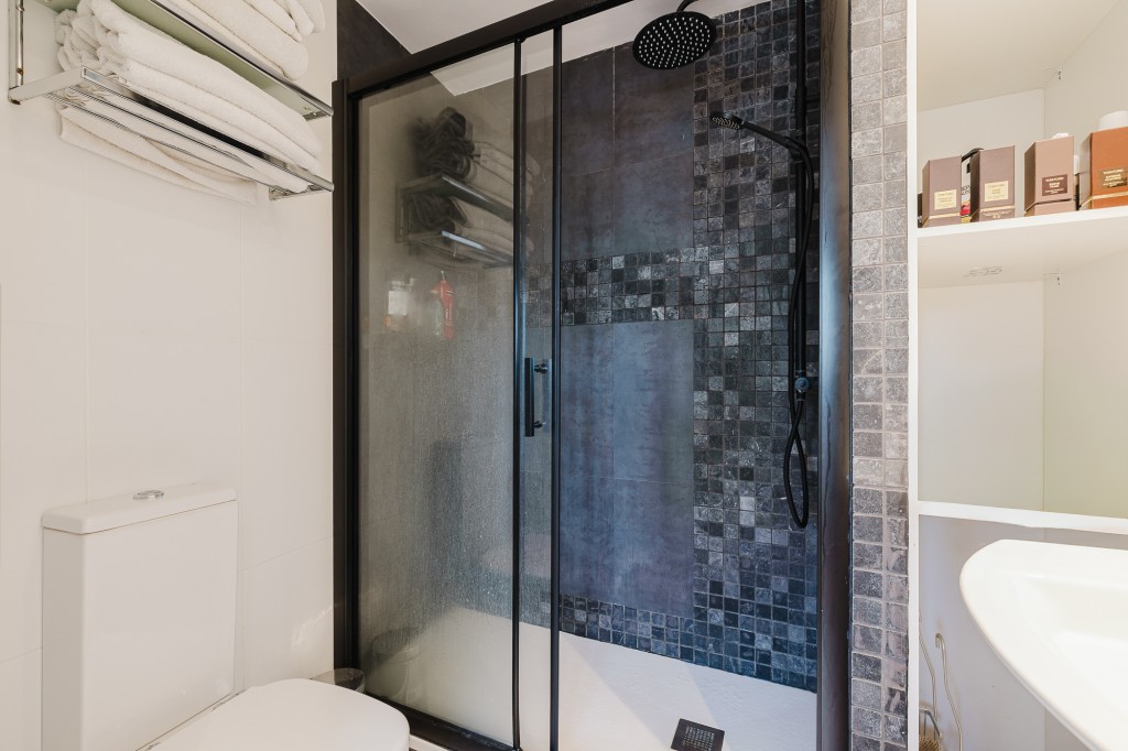 xlarge_CBNAAP1828_49447_V0_9A33