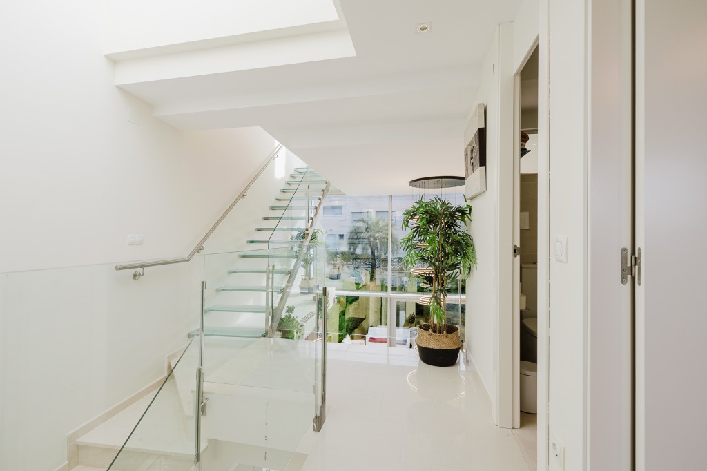 xlarge_CBNAAP1828_49454_V0_EF0F