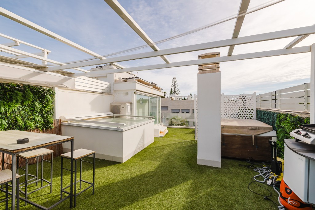 xlarge_CBNAAP1828_49461_V0_1592