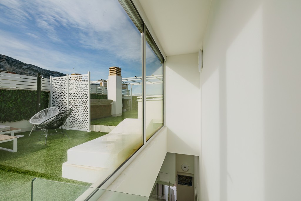 xlarge_CBNAAP1828_49464_V0_301B