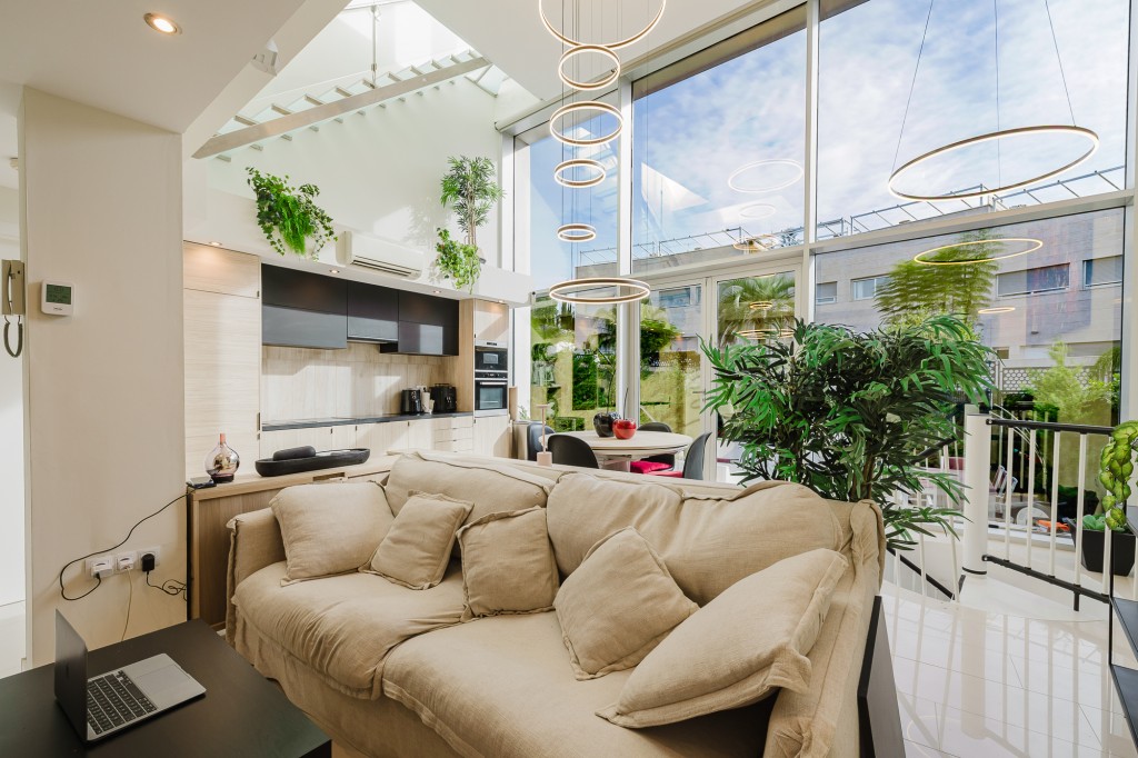 xlarge_CBNAAP1828_49469_V0_2558