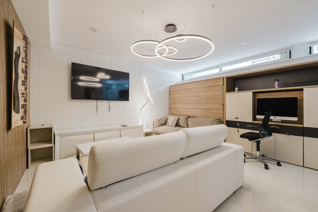 xlarge_CBNAAP1828_49472_V0_C38F