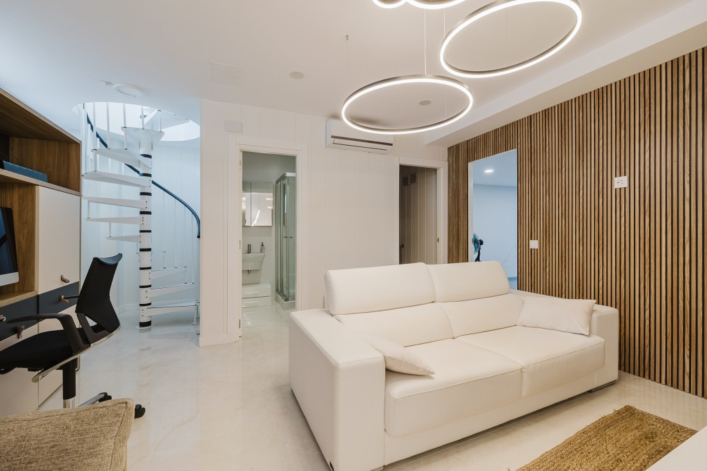 xlarge_CBNAAP1828_49474_V0_FFB9