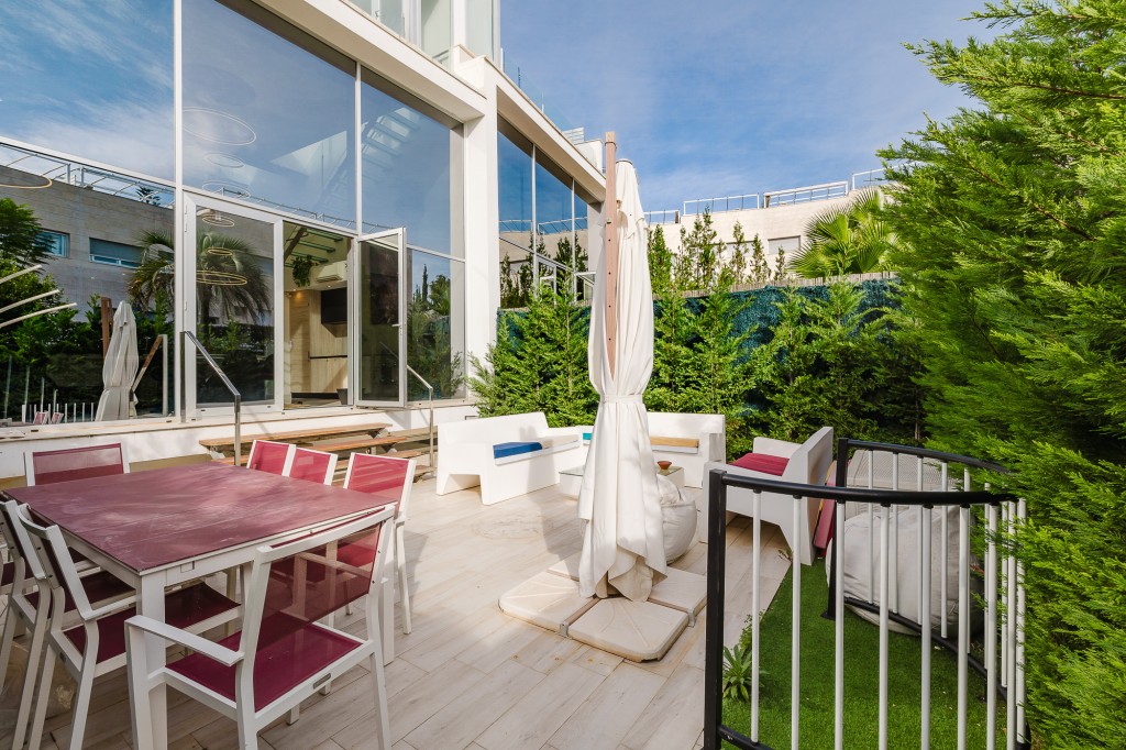 xlarge_CBNAAP1828_49478_V0_3329