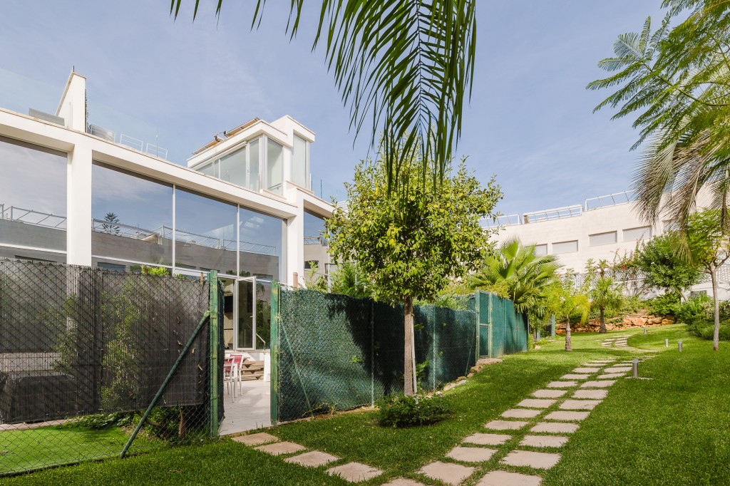 xlarge_CBNAAP1828_49484_V0_CFDB