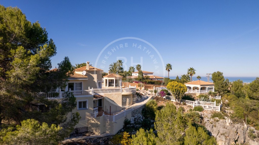 Encantadora Villa en Venta en la Tranquila Marquesa VI de Denia