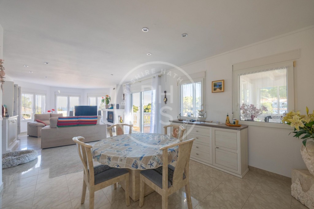 xlarge_CBNAAP330_5593_V0_D015