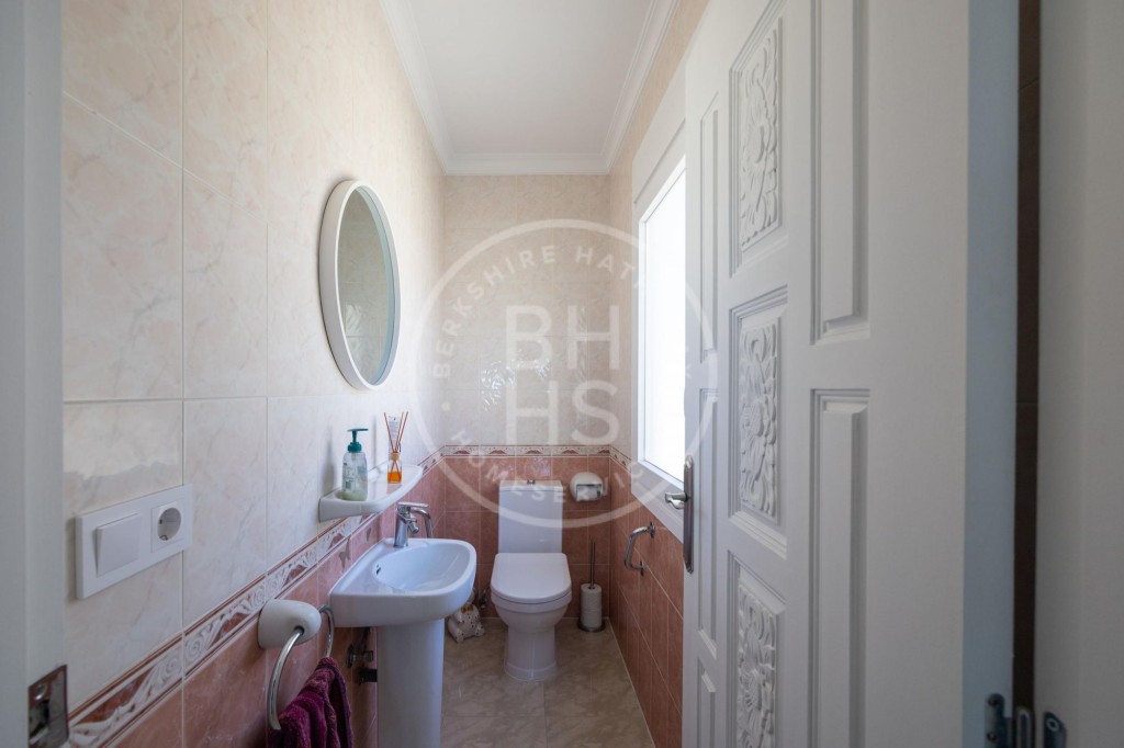 xlarge_CBNAAP330_5600_V0_F5C7