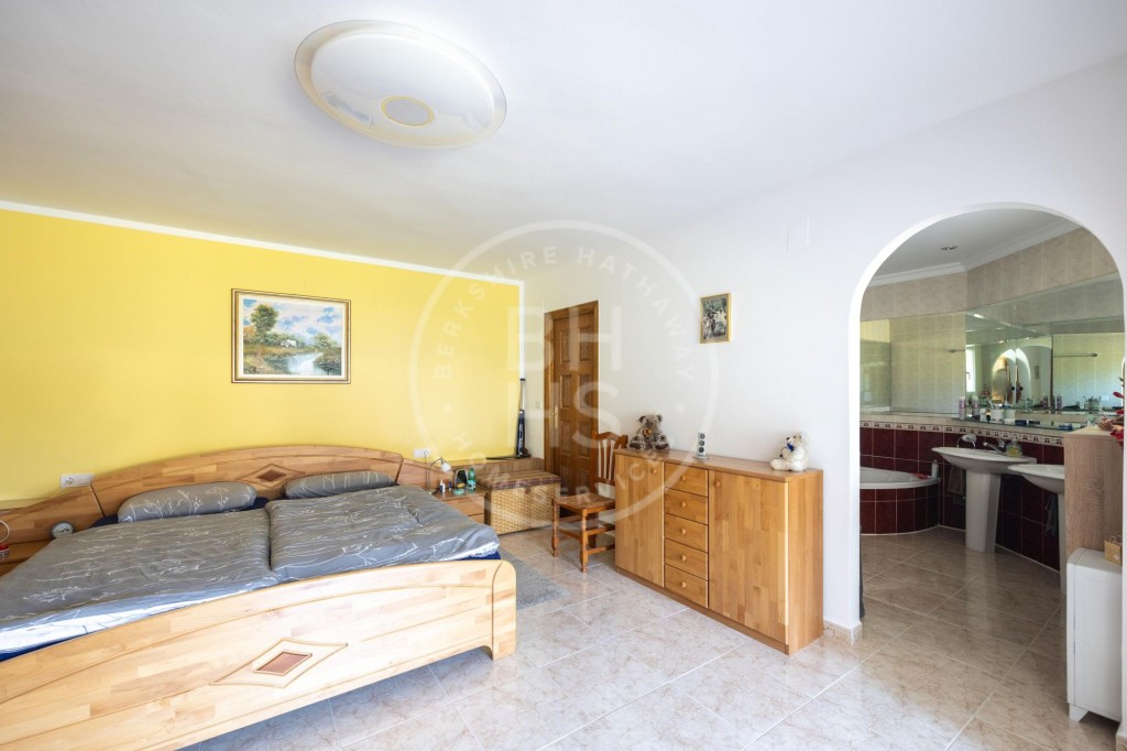 xlarge_CBNAAP330_5608_V0_2EF9