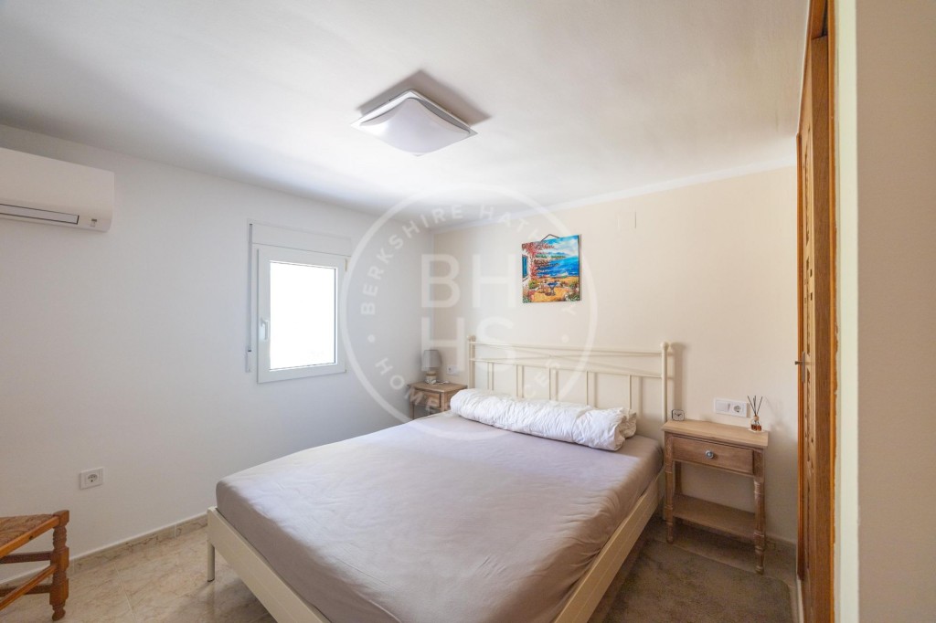 xlarge_CBNAAP330_5613_V0_C0F1