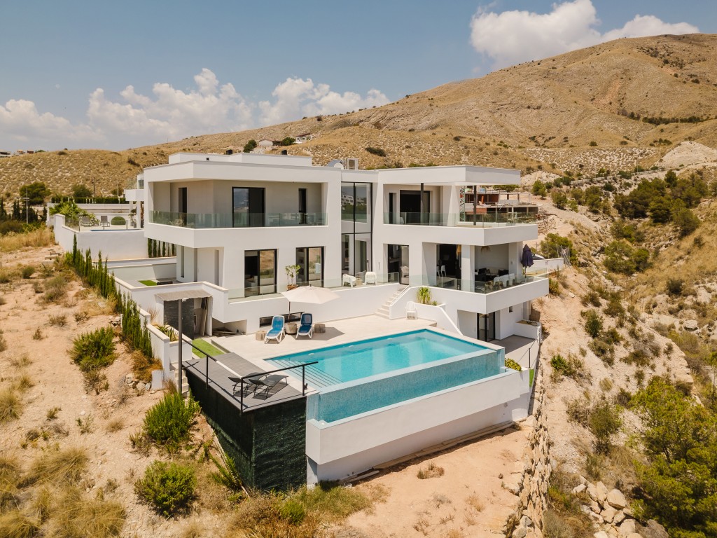 xlarge_CBNAAP1040_41025_V0_742D