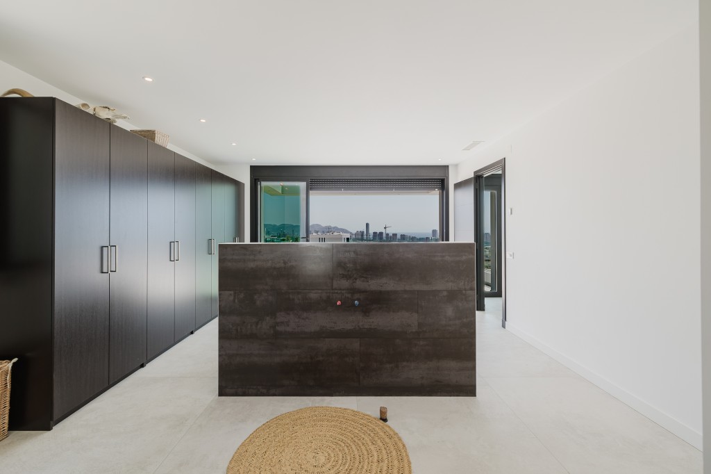 xlarge_CBNAAP1040_41038_V0_AA2C