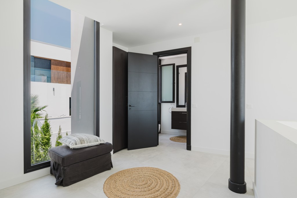 xlarge_CBNAAP1040_41046_V0_3B7F