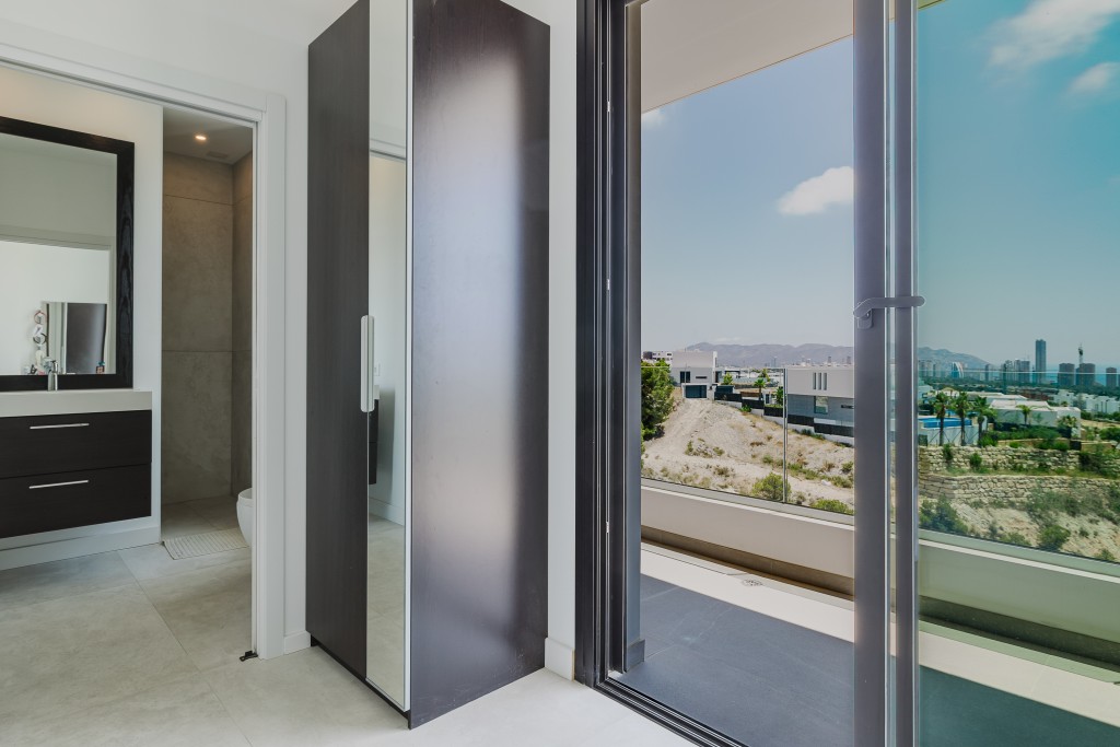 xlarge_CBNAAP1040_41047_V0_71C8