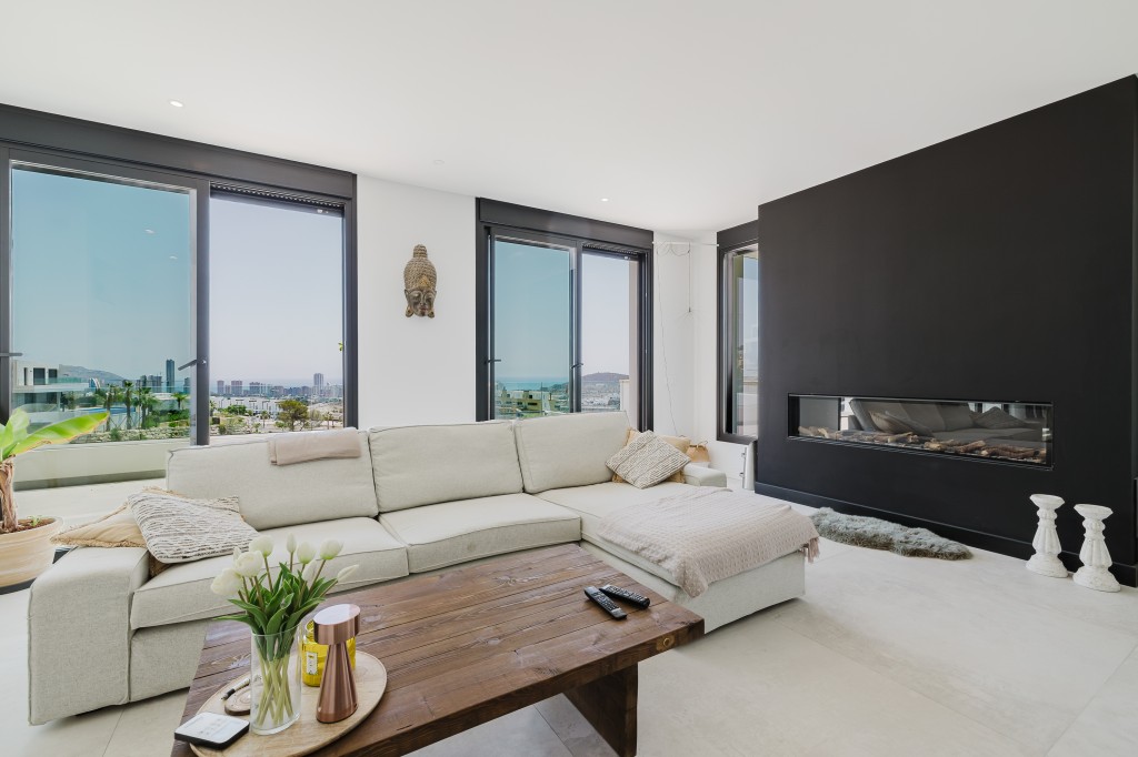 xlarge_CBNAAP1040_41052_V0_FBF8