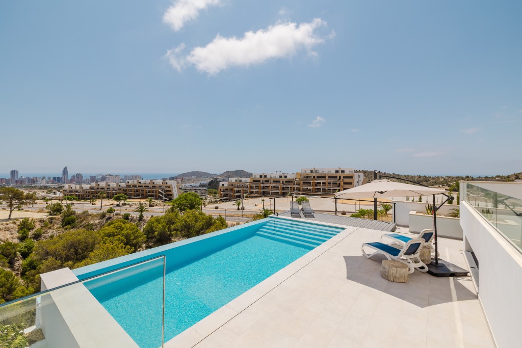 xlarge_CBNAAP1040_41057_V0_F250