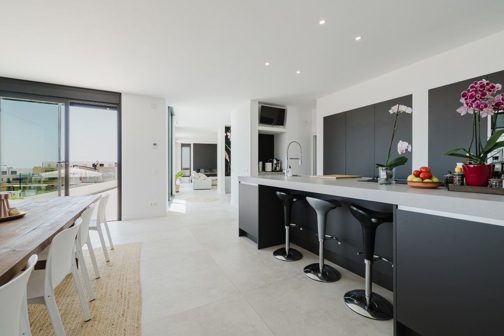 xlarge_CBNAAP1040_41063_V0_3242