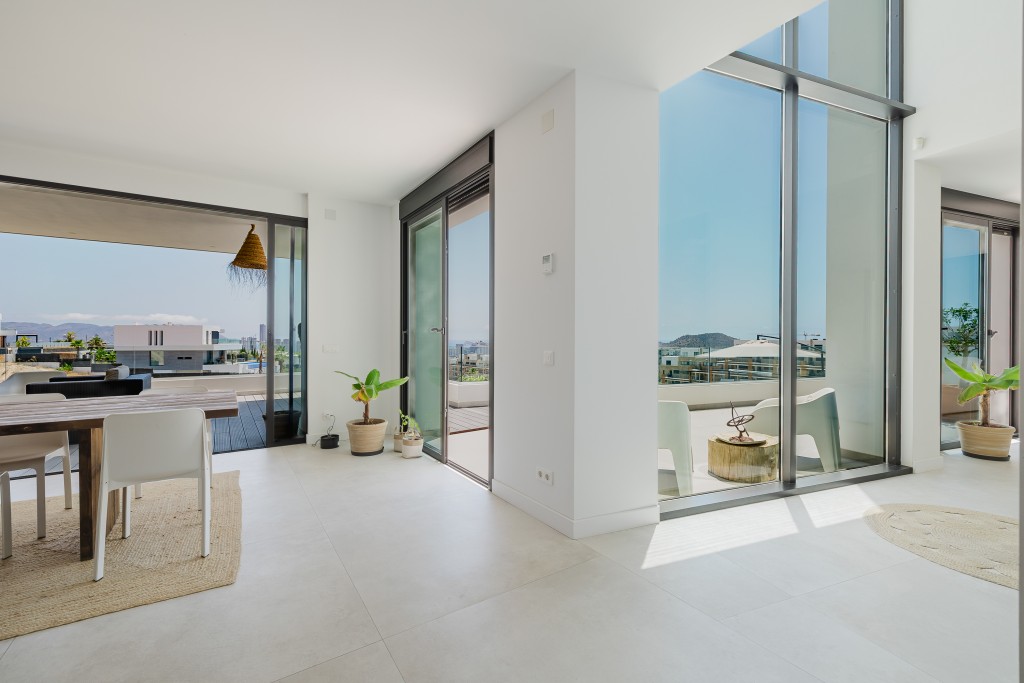 xlarge_CBNAAP1040_41064_V0_2142