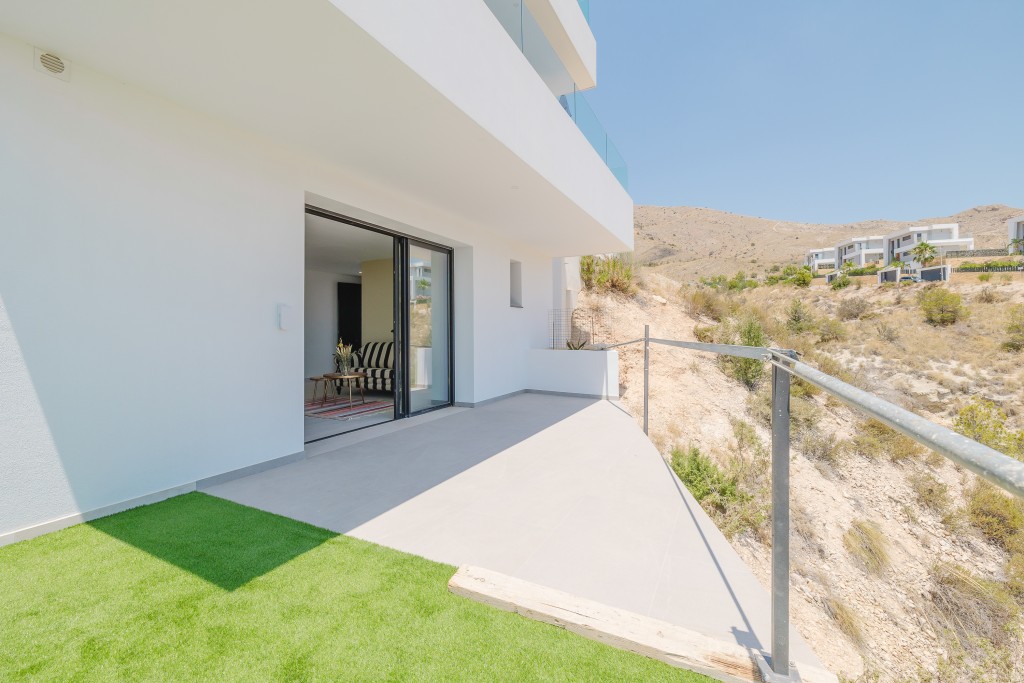 xlarge_CBNAAP1040_41076_V0_97F2