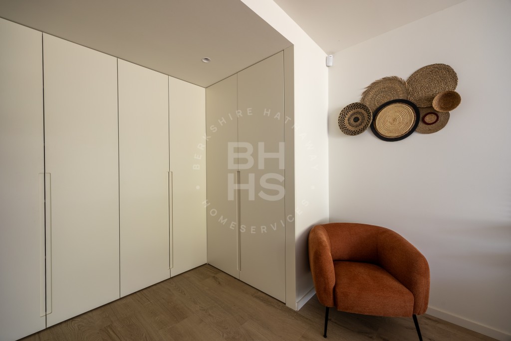 xlarge_CBNAAP1081_23807_V0_2D3D