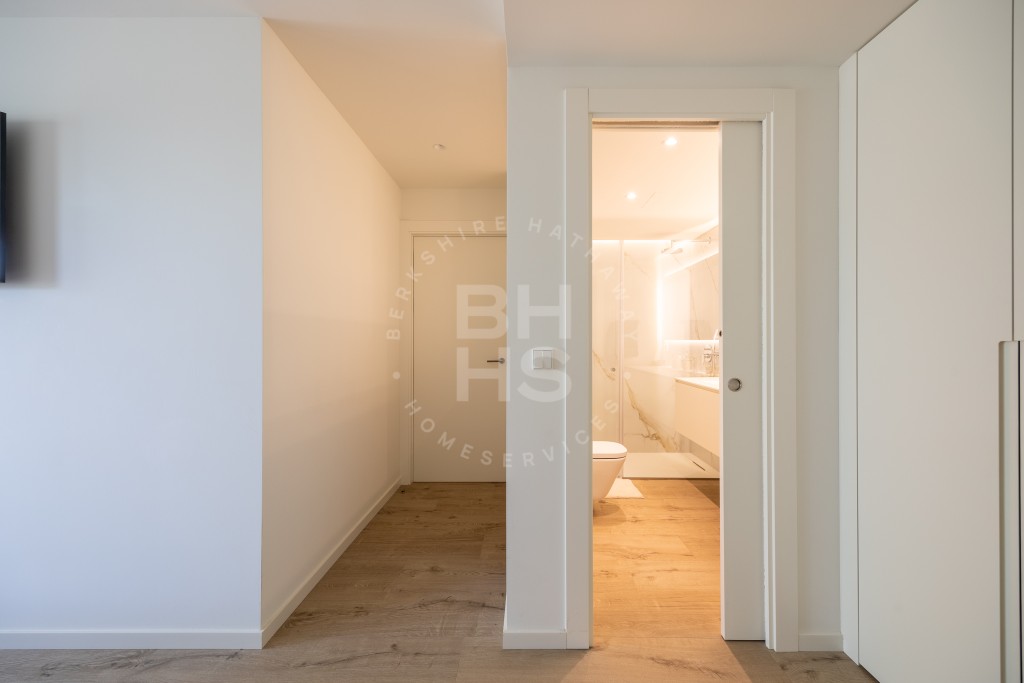 xlarge_CBNAAP1081_23809_V0_6D2F