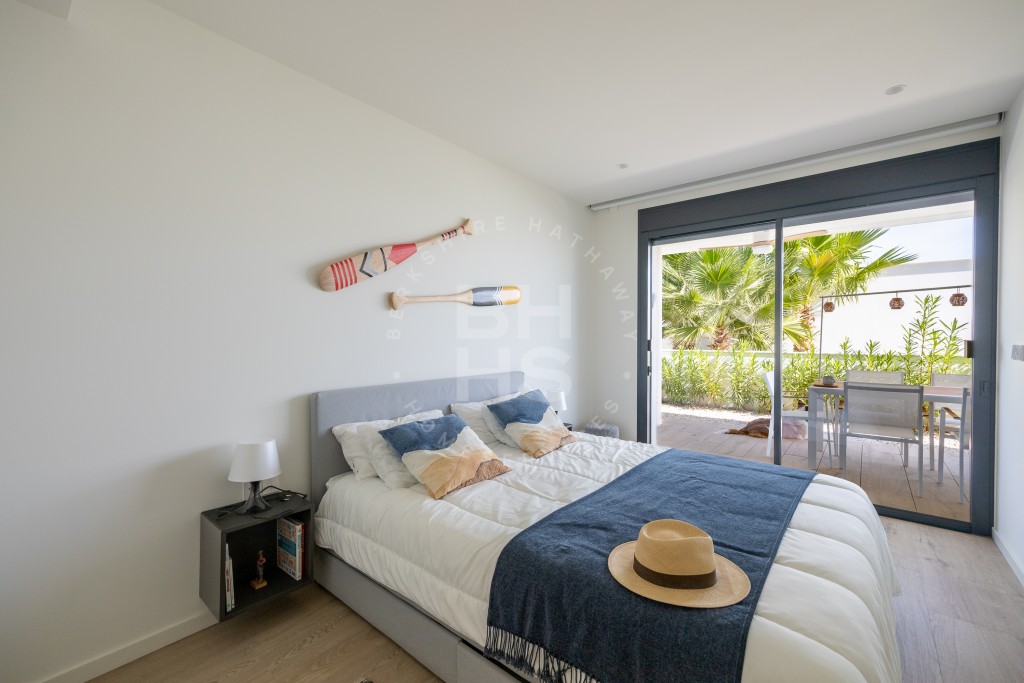 xlarge_CBNAAP1081_23811_V0_EF9D