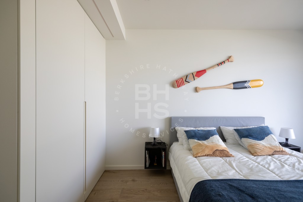 xlarge_CBNAAP1081_23812_V0_F8E4