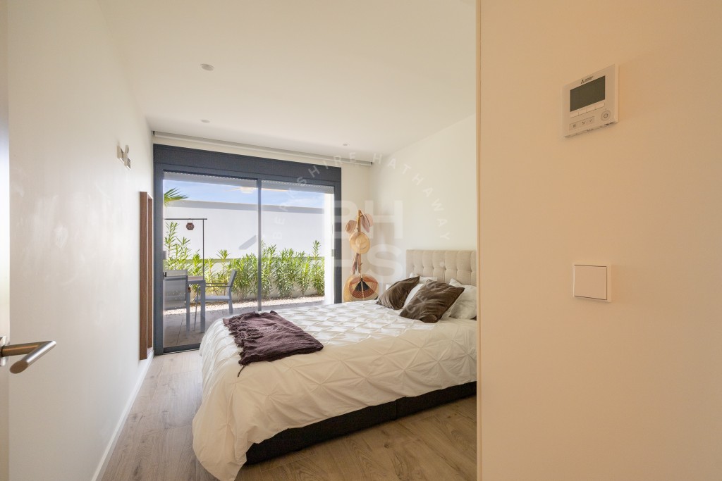 xlarge_CBNAAP1081_23814_V0_AF86