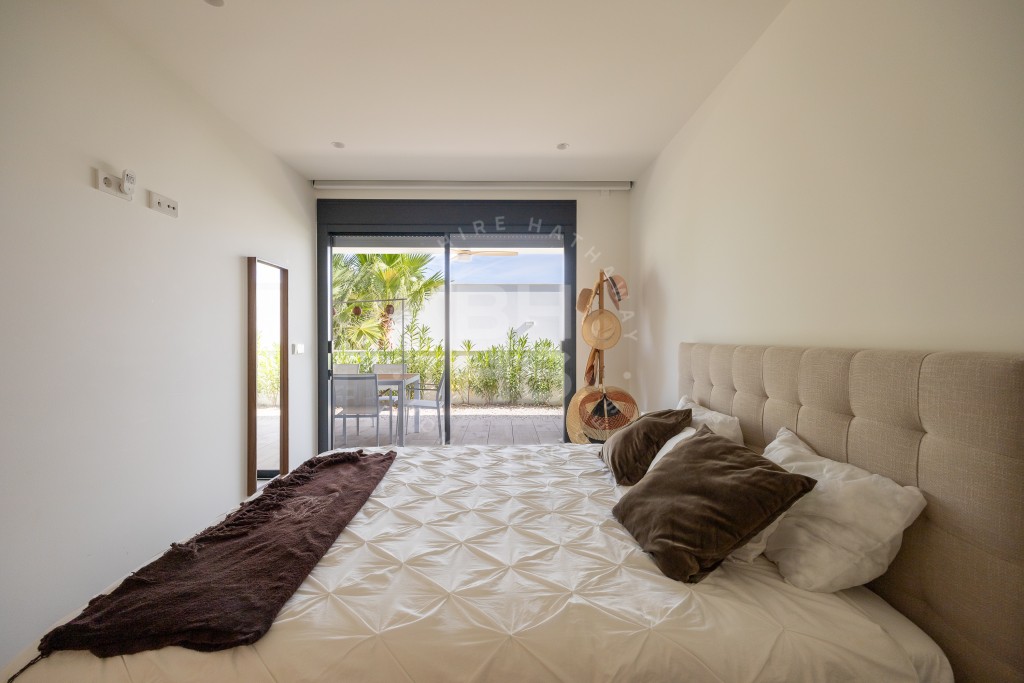 xlarge_CBNAAP1081_23816_V0_6662