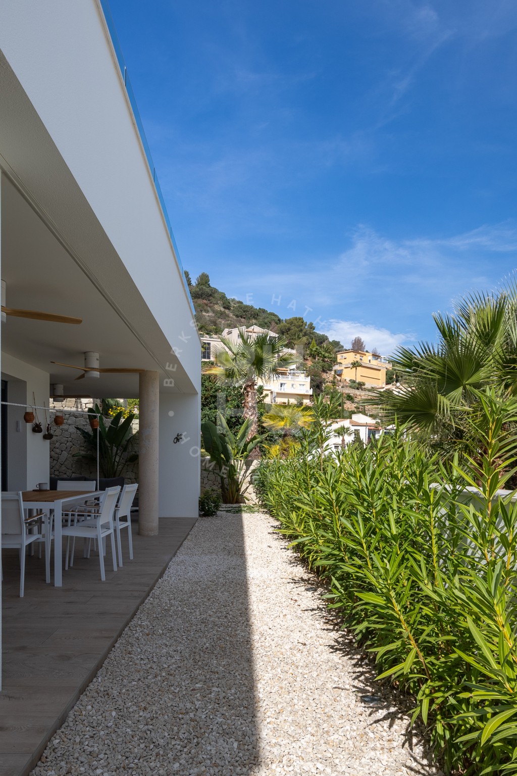 xlarge_CBNAAP1081_23825_V0_735C